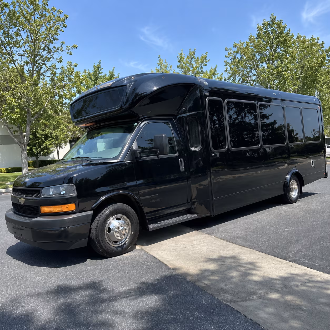 cranston 15 passenger party bus